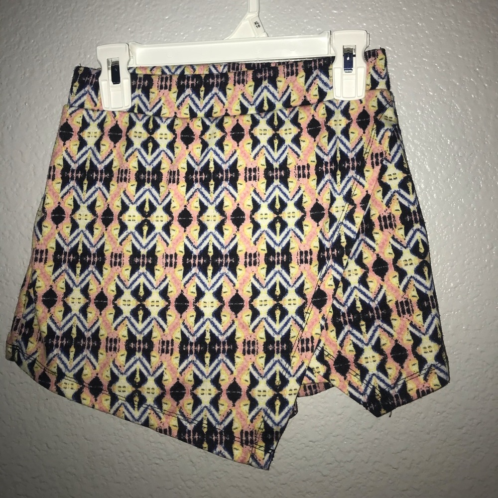 pastel color skort